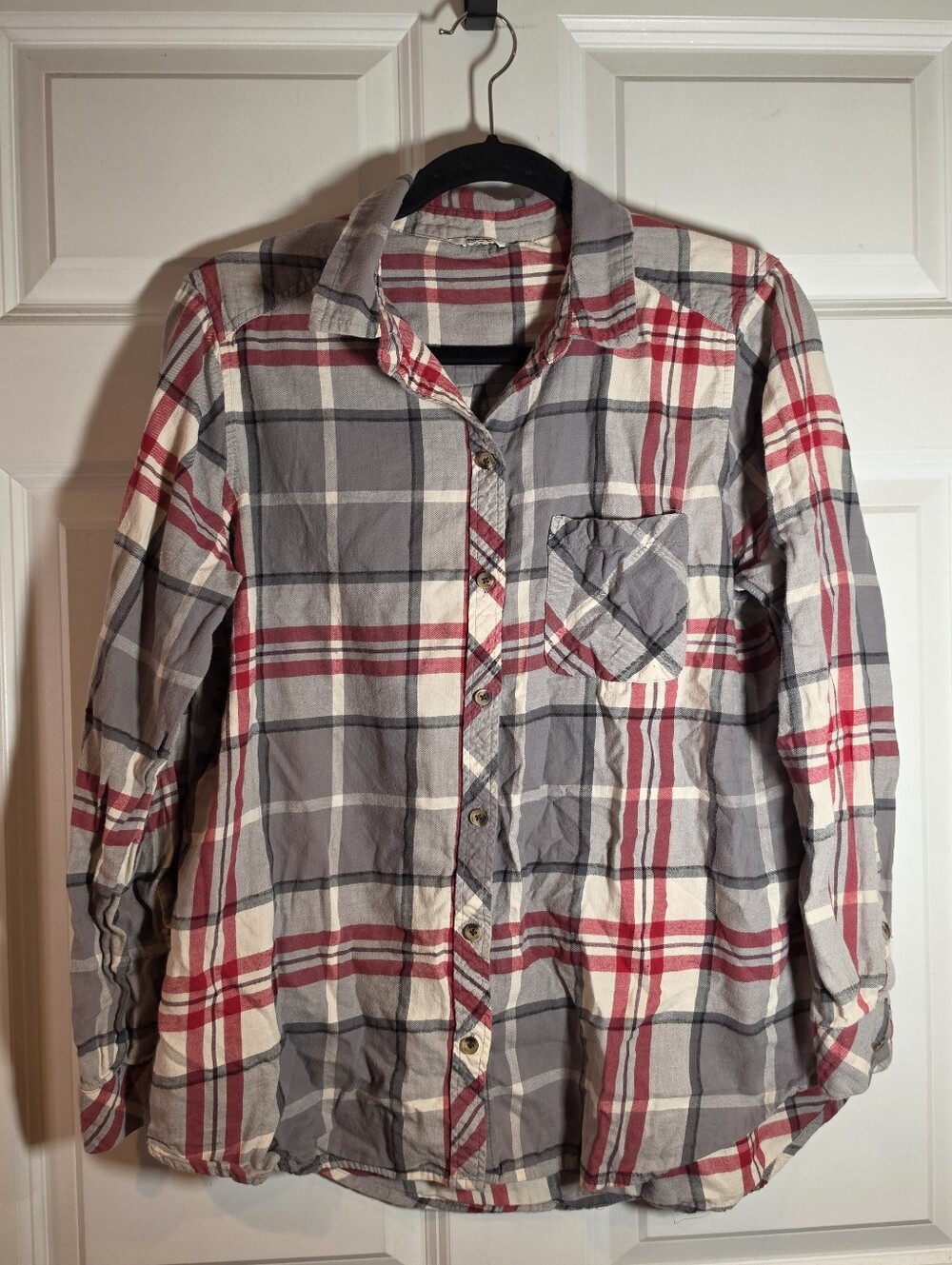 Sonoma Casual Plaid Button-Up Shirt in Gray, Red & White